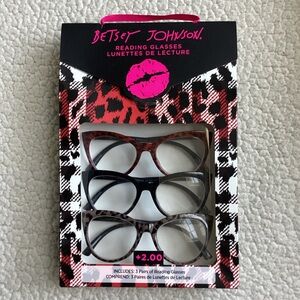 Betsey Johnson Cat Eye Reading Glasses, 2.00 New in box